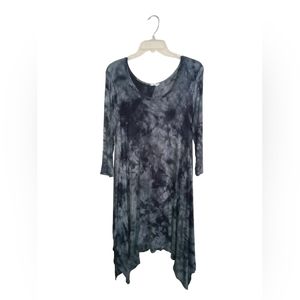 Fantastic Fawn tie dye print 3/4 sleeve asymmetric hem dress, GUC!
